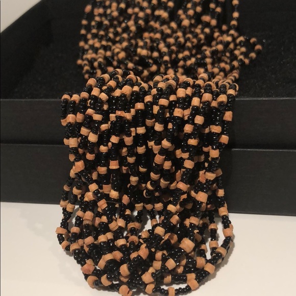 VINTAGE 15 STRAND BLACK & TAN BEADED NECKLACE - Picture 2 of 8